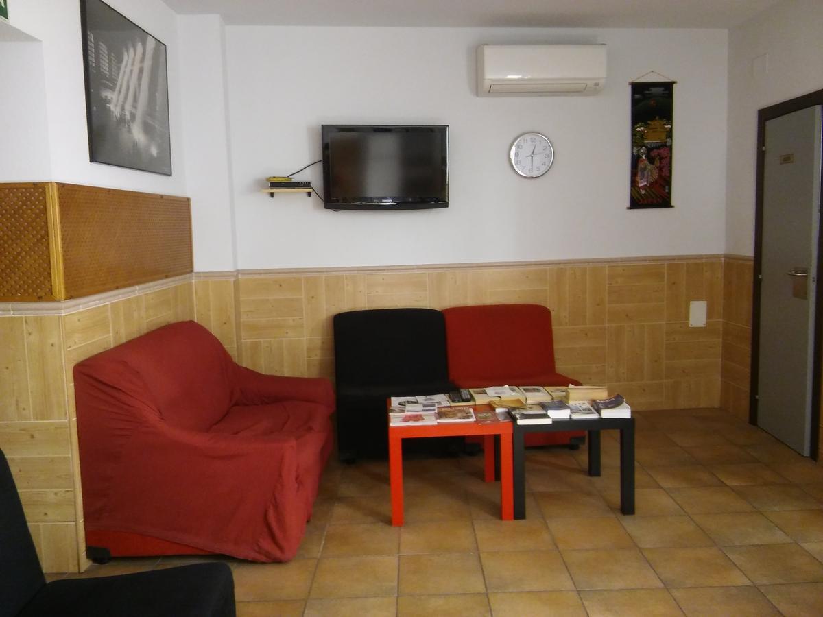 Juvenil Pascuales Hostel *